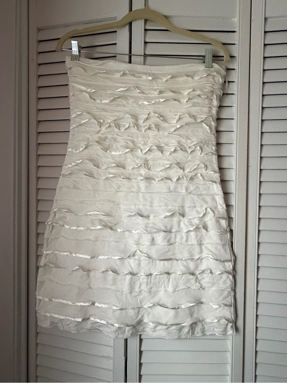Express Ivory Ruffle Mini Dress - Picture 4 of 4